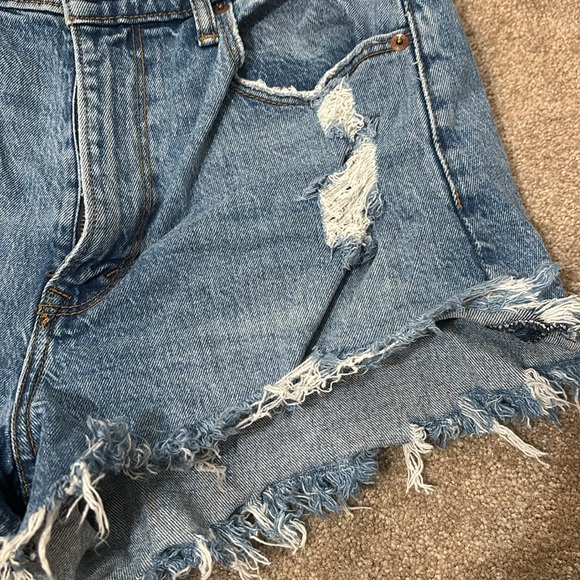 COPY - Abercrombie & Fitch High Rise Denim Shorts - Picture 4 of 5